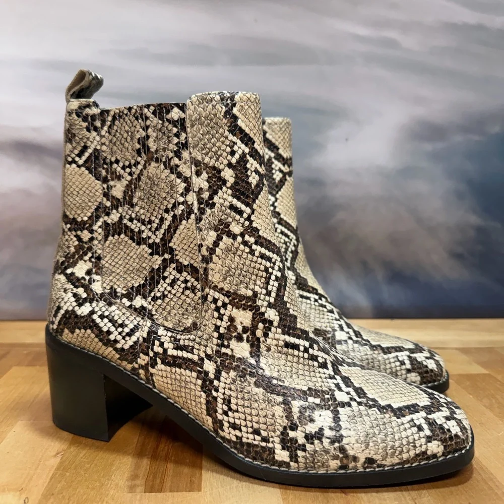 Nordstrom rack boot size 9  Ankle Boots